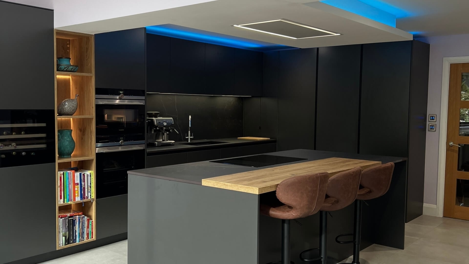 A Dark Graphite Handleless Kitchen in Loughton